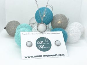 Fragen und Antworten zu Muttermilchschmuck von Mom-Moments, Schmuckset Muttermilchkette und Ohrstecker aus Muttermilch, Schmuck aus Muttermilch