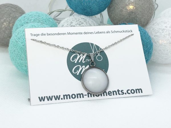 Muttermilchschmuck von Mom-Moments, Muttermilchkette Halsschmuck aus Muttermilch