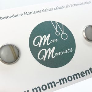 Muttermilchschmuck von Mom-Moments, Muttermilchohrstecker mit Haaren veredelt, Ohrstecker aus Muttermilch