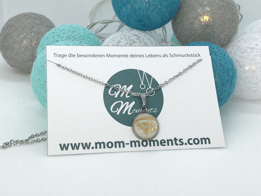 Muttermilchschmuck, Halskette aus Muttermilch mit Haaren und goldenem Blattmetall veredelt, Schmuck aus Muttermilch von Mom-Moments