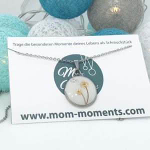 Muttermilchschmuck, Halskette aus Muttermilch mit Haaren und goldenem und silbernen Blattmetall als Pusteblume gelegt, Schmuck aus Muttermilch von Mom-Moments