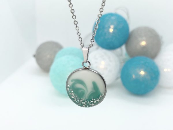 Muttermilchschmuck, Halskette aus Muttermilch mit grüner Farbe und Blattmetall veredelt, Schmuck aus Muttermilch von Mom-Moments