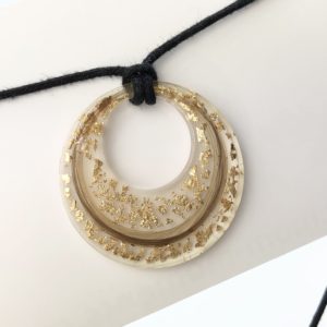 Erinnerungsschmuck mit Haaren und Blattmetall an Baumwollband, personalisierter Schmuck nach deinen Wünschen zusammengestellt, Andenkenschmuck von Mom-Moments