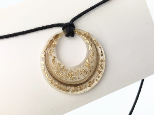 Erinnerungsschmuck mit Haaren und Blattmetall an Baumwollband, personalisierter Schmuck nach deinen Wünschen zusammengestellt, Andenkenschmuck von Mom-Moments