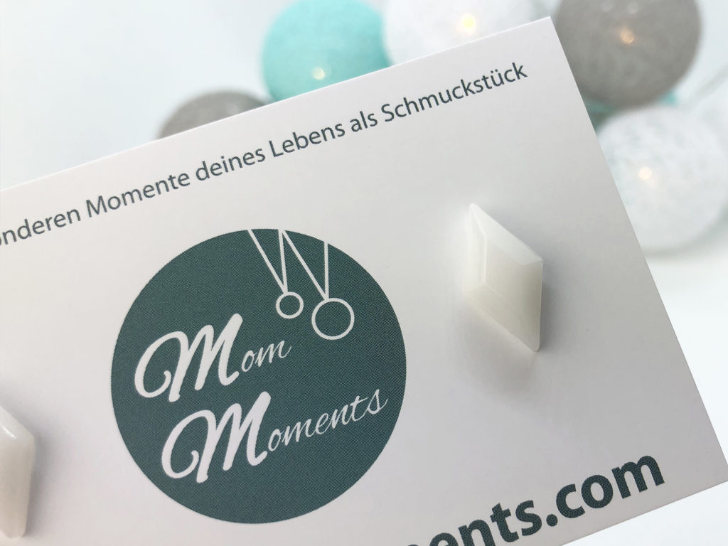 Tragebild Ohrstecker komplett aus Muttermilch, Schmuck aus Muttermilch, Muttermilchschmuck von Mom-Moments